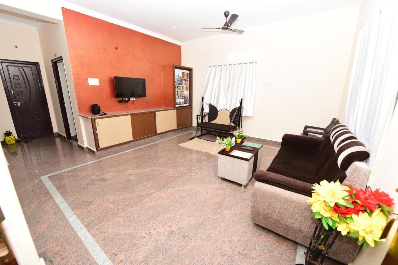 Sree Service Apartments Tirupati Dış mekan fotoğraf