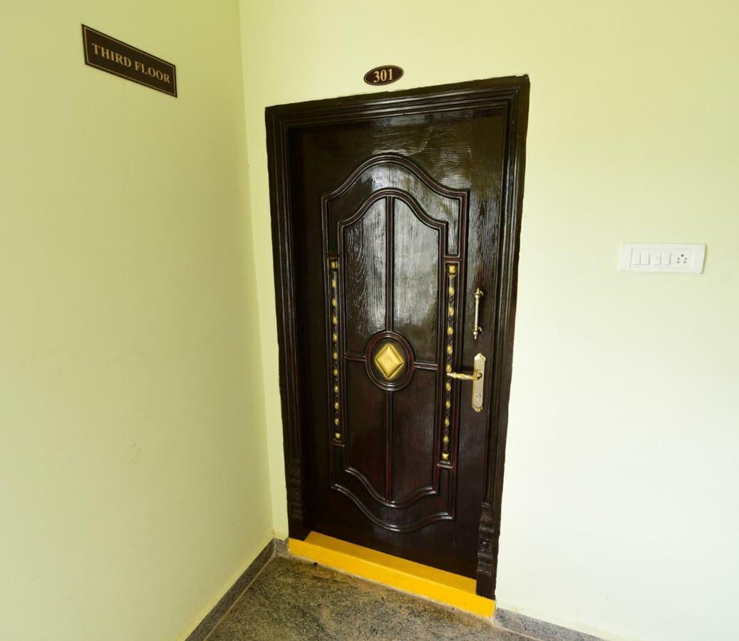 Sree Service Apartments Tirupati Dış mekan fotoğraf